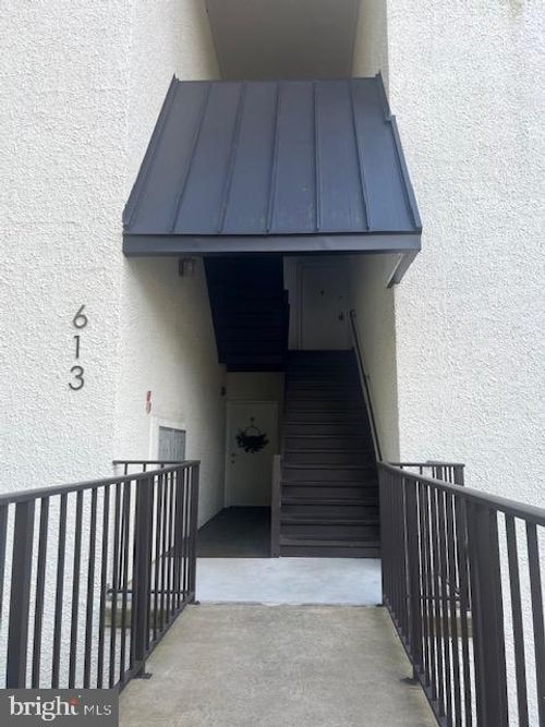 apt-302-613 Oakland Hills Ct, ARNOLD, MD, 21012-2481 | Card Image