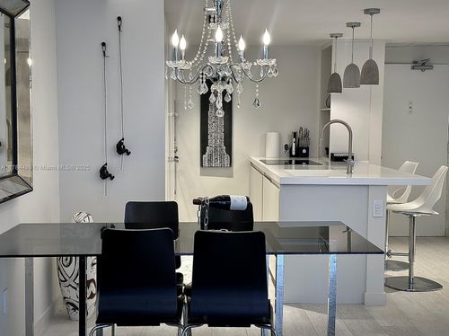 apt-5a-5600 Collins Ave, Miami Beach, FL, 33140-2438 | Card Image