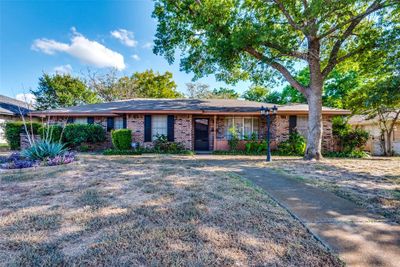 View of ranch-style home | Image 1