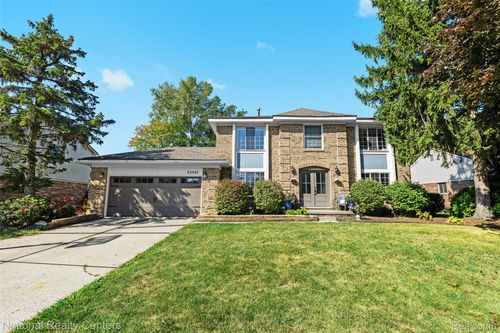 23567 Hickory Grove Ln, Novi, MI, 48375-3157 | Card Image