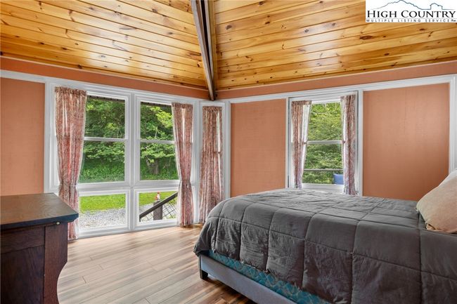 158 Longview Ct, House other with 2 bedrooms, 3 bathrooms and null parking in Seven Devils NC | Image 16