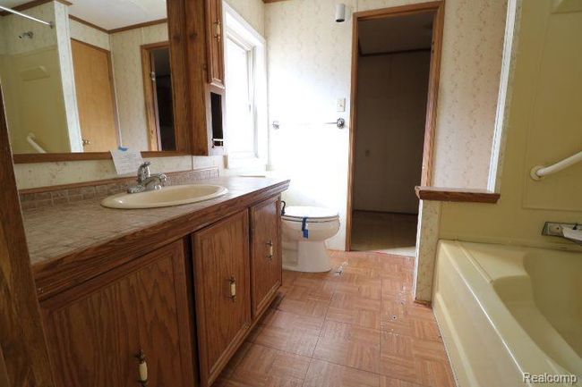 7464 Jennings Rd, House other with 3 bedrooms, 2 bathrooms and null parking in Swartz Creek MI | Image 11