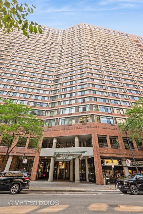 apt-1610-211 E Ohio St, Chicago, IL, 60611-3235 | Card Image