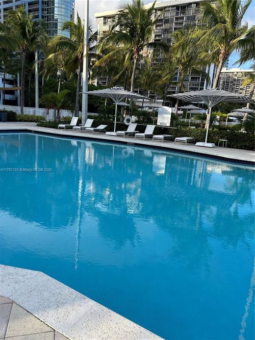 apt-502-2101 Brickell Ave, Miami, FL, 33129-2102 | Card Image