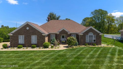 557 Saint Andrews Dr, Vine Grove, KY, 40175-9671 | Card Image