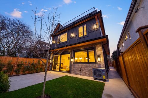 2-1841 Parker St, Vancouver, BC, V5L2L1 | Card Image