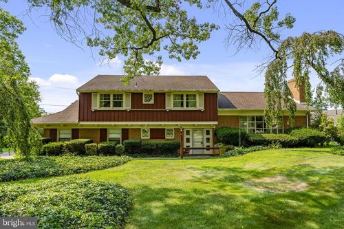 1230 Country Club Dr, LANCASTER, PA, 17601-5208 | Card Image