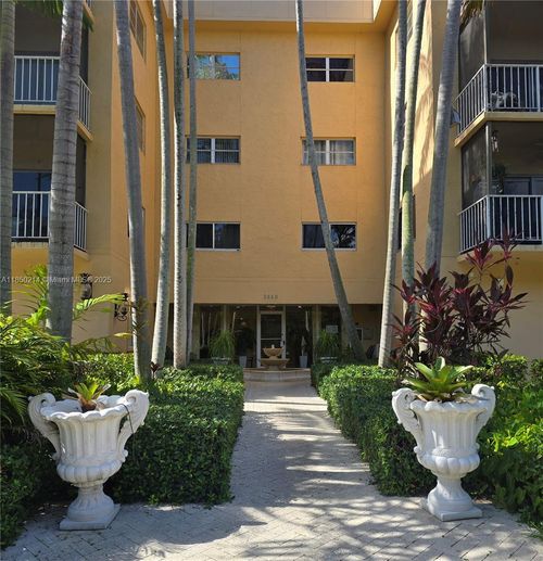 apt-309-2640 Ne 135th St, North Miami, FL, 33181-3540 | Card Image