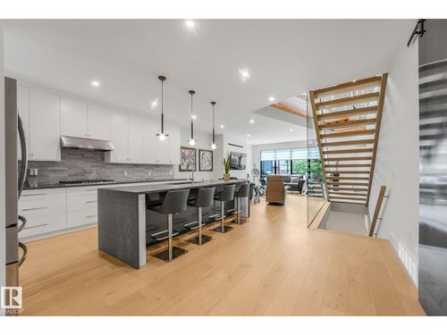 11247 71 Ave Nw, Edmonton, AB, T6G0A5 | Card Image