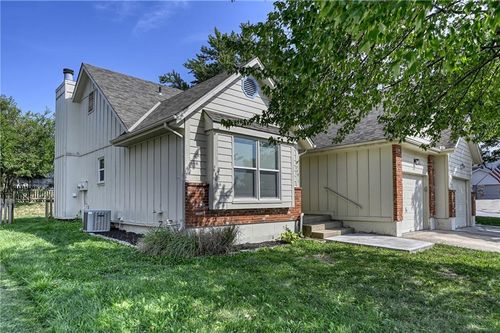 749 Se Claremont Street, Lee's Summit, MO, 64063 | Card Image