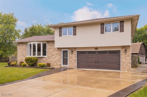 338 Delaware Dr, Brunswick, OH, 44212-1720 | Card Image