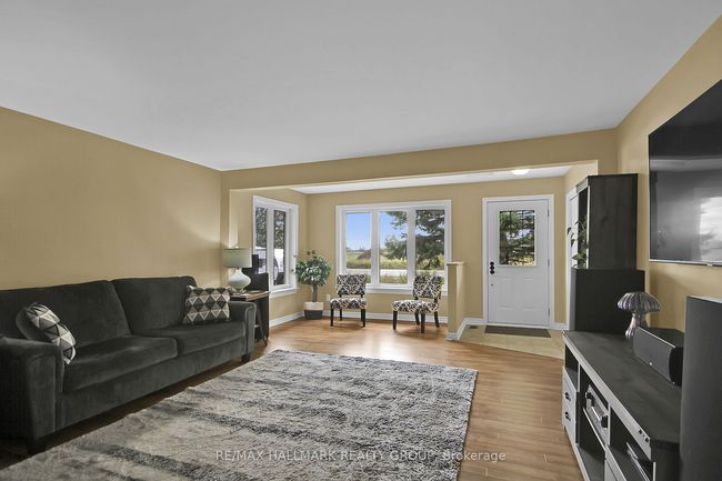 8441 Mitch Owens Rd, House other with 3 bedrooms, 3 bathrooms and 8 parking in Edwards ON | Image 4