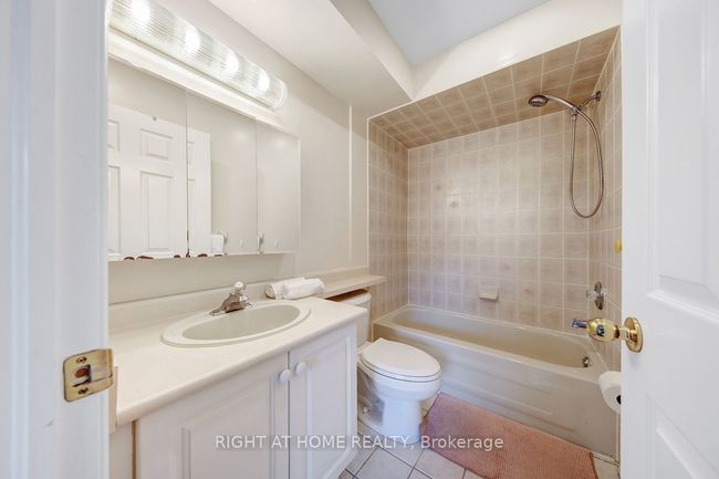 23 Michael Way, Condo with 3 bedrooms, 5 bathrooms and 1 parking in Markham ON | Image 23