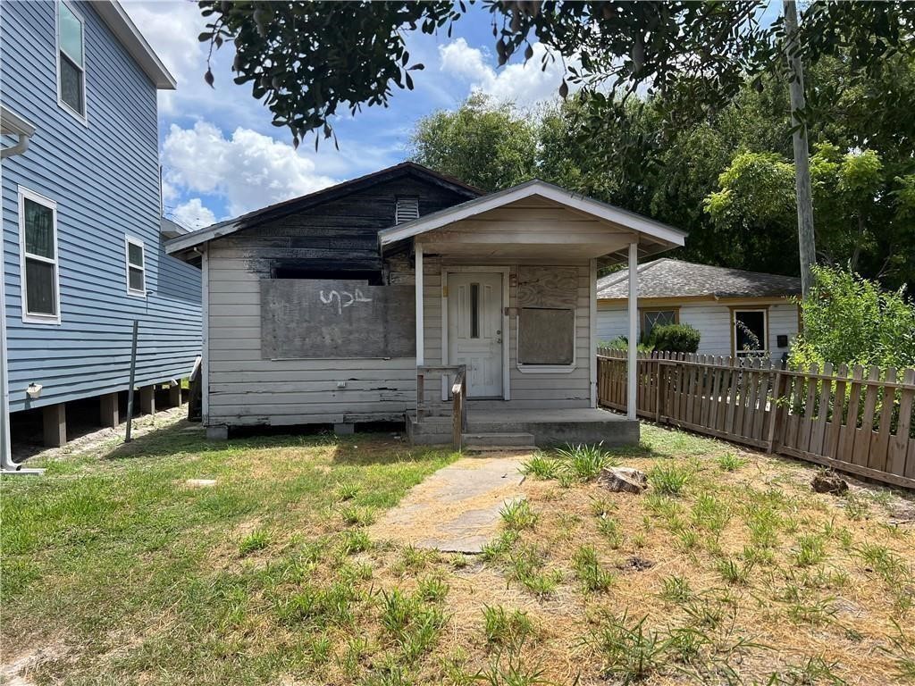 Residential in Robstown