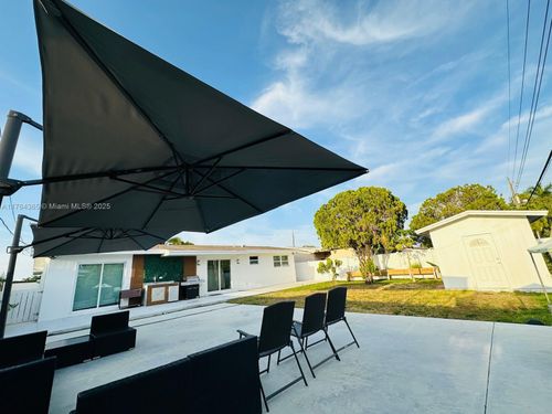 8320 Taft St, Pembroke Pines, FL, 33024-4937 | Card Image