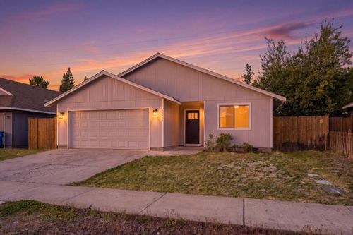 16480 Heath Dr, La Pine, OR, 97739-7509 | Card Image