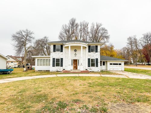 26 10th Ave Ne, Elbow Lake, MN, 56531-4625 | Card Image