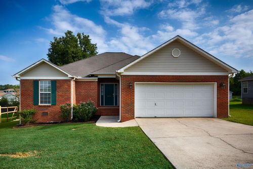 5974 Vinemont Dr Nw, Huntsville, AL, 35806-5200 | Card Image