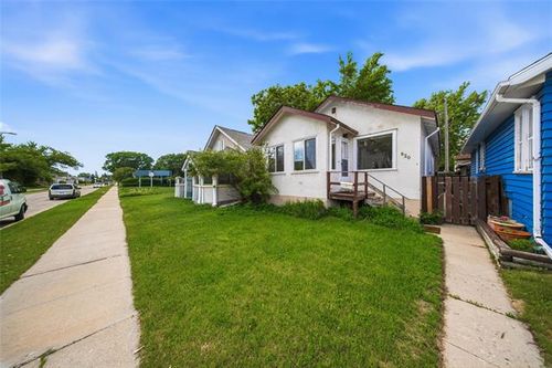 920 Valour Rd, Winnipeg, MB, R3G3B4 | Card Image