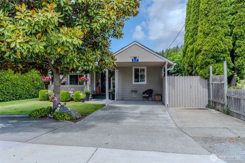 517 E Hazel Ave, Burlington, WA, 98233-1219 | Card Image