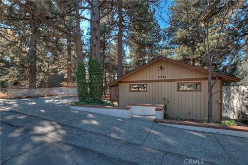31523 Pleasant Dr, Running Springs, CA, 92382-7508 | Card Image