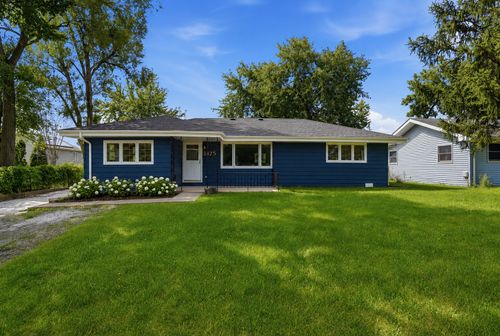 2425 E Sand Lake Rd, Lindenhurst, IL, 60046-7481 | Card Image