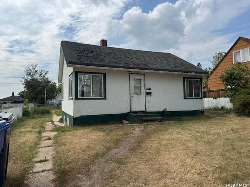 851 107th St, North Battleford, SK, S9A1Y6 | Card Image