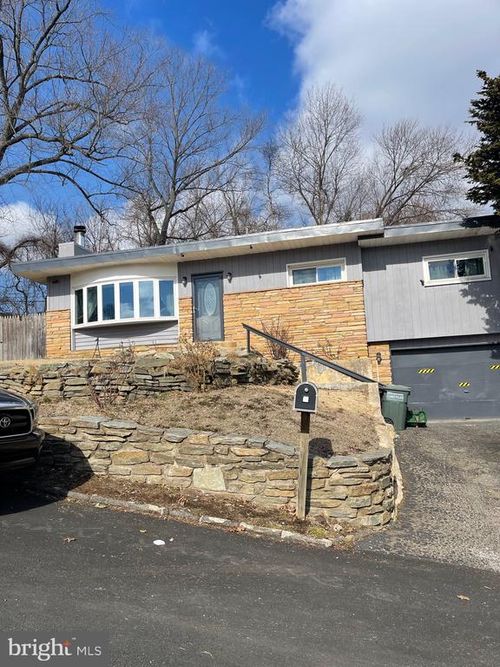 936 Wood Rd, Oakford, PA, 19053-3523 | Card Image