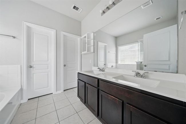 31242 Roos River Dr, House other with 4 bedrooms, 2 bathrooms and 2 parking in Hockley TX | Image 11
