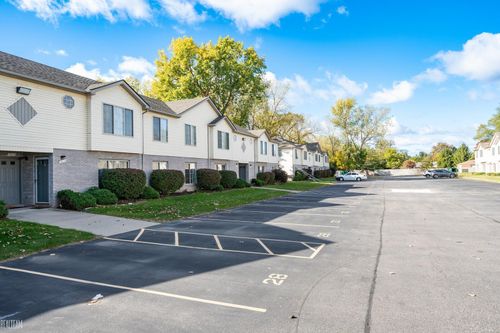 19560 Spagnuolo Ln, Roseville, MI, 48066-1086 | Card Image