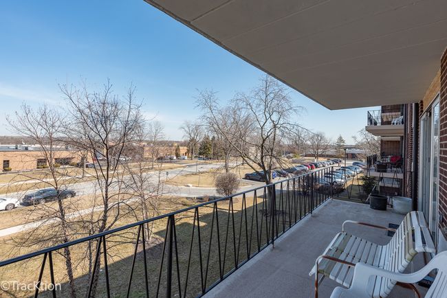 APT-7C - 5300 Walnut Ave, Condo with 2 bedrooms, 1 bathrooms and 3 parking in Downers Grove IL | Image 13