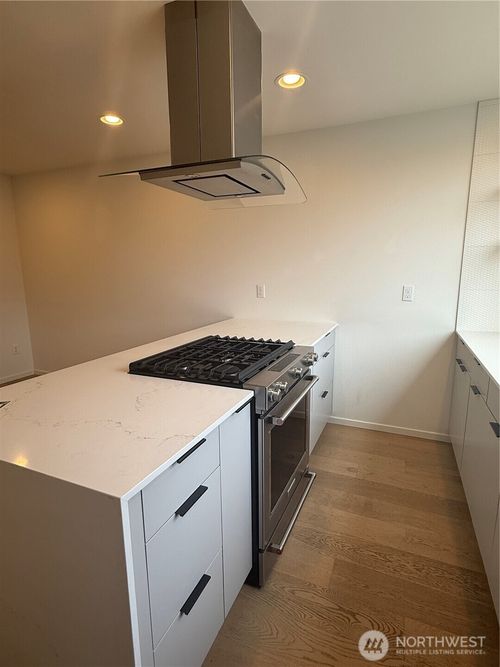 b-817 24th Ave S, Seattle, WA, 98144-3030 | Card Image