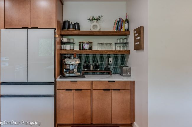 Kitchen/Dining Area | Image 8