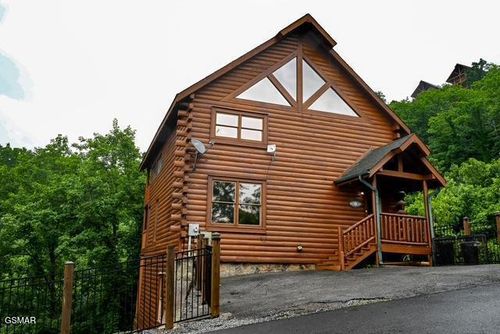 1044 Black Bear Cub Way, Sevierville, TN, 37862 | Card Image
