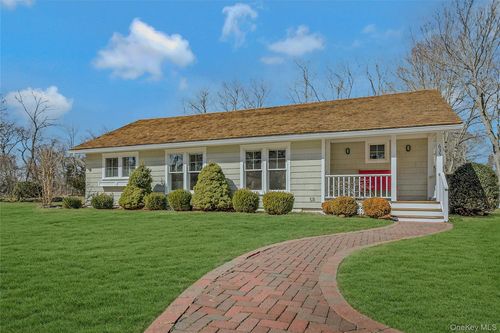 635 Strohson Rd, Cutchogue, NY, 11935-2163 | Card Image