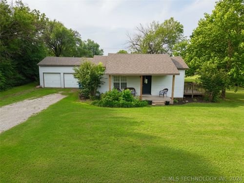 1417 E Oak St, Cushing, OK, 74023-3643 | Card Image