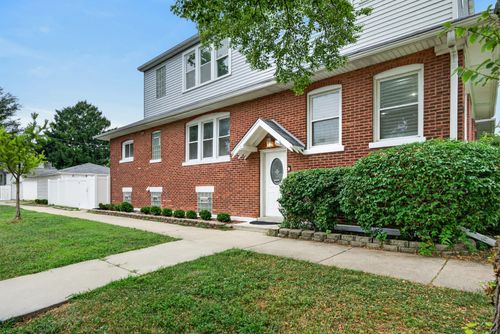 1147 Wesley Ave, Oak Park, IL, 60304-2021 | Card Image