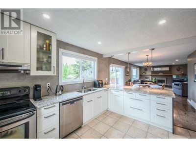 342 Devon Dr, House other with 3 bedrooms, 2 bathrooms and 1 parking in Okanagan Falls BC | Image 2