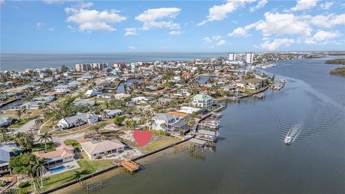 5636 Williams Dr, FORT MYERS BEACH, FL, 33931-4032 | Card Image