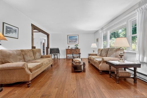 2 Somerset Dr, Somers, NY, 10589-2913 | Card Image