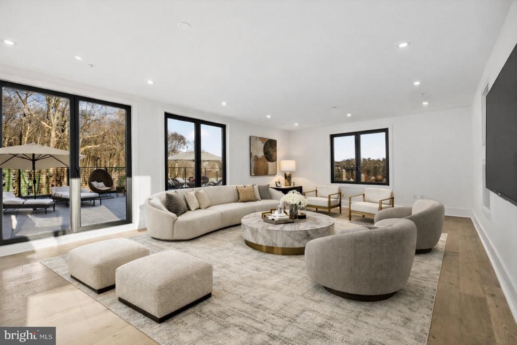 Residential in PIKESVILLE 5