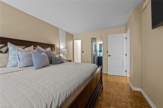 UNIT-906 - 1101 N Elm St, House other with 2 bedrooms, 2 bathrooms and null parking in Greensboro NC | Image 20