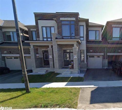 28 Sigford St, Whitby, ON, L1P0N9 | Card Image