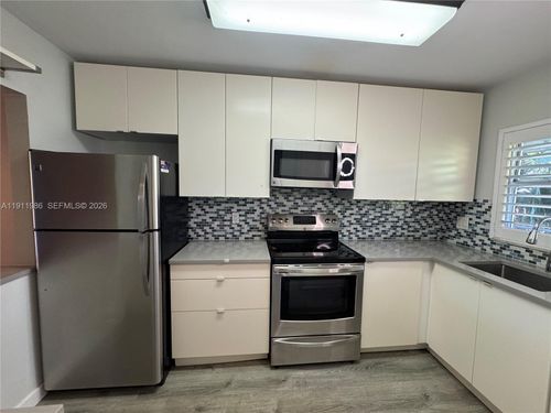 apt-317c-1752 Nw 3rd Ter, Fort Lauderdale, FL, 33311-4886 | Card Image