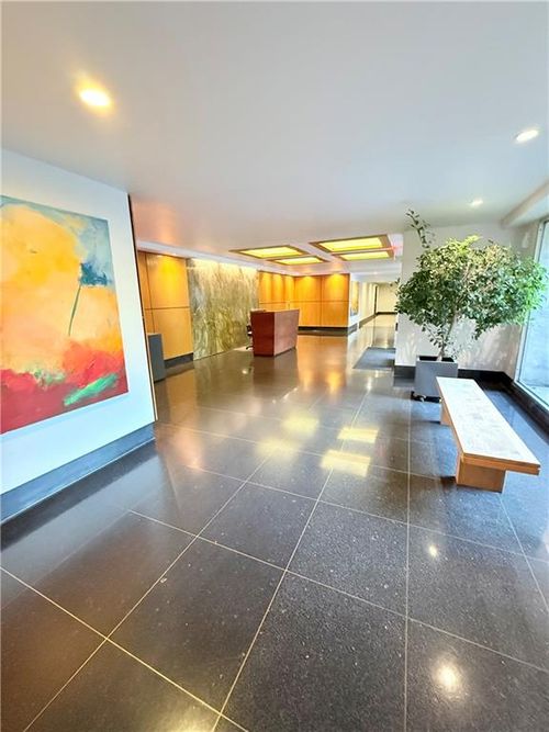 apt-617-9511 Shore Rd, Brooklyn, NY, 11209-7515 | Card Image