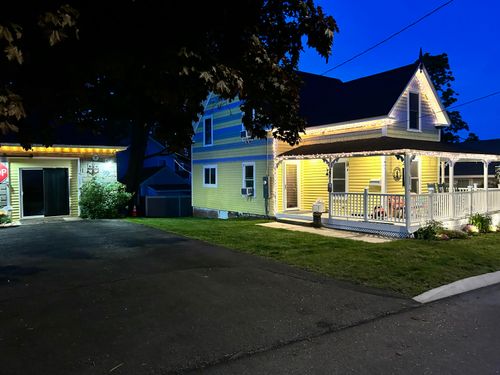 32 W W. Old Orchard Avenue, Old Orchard Beach, ME, 04064 | Card Image