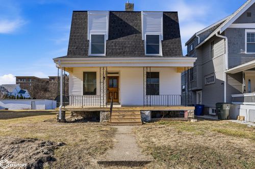 1426 3rd Ave Se, Cedar Rapids, IA, 52403-4033 | Card Image