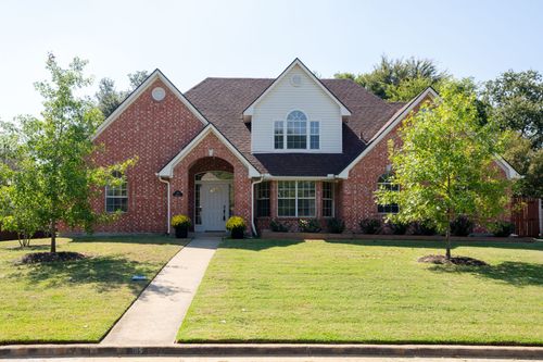 105 Park Ln, Pottsboro, TX, 75076-9013 | Card Image