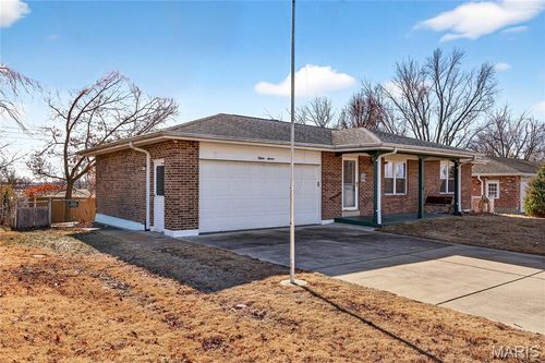 1516 Huncker Dr, Saint Charles, MO, 63301-0017 | Card Image