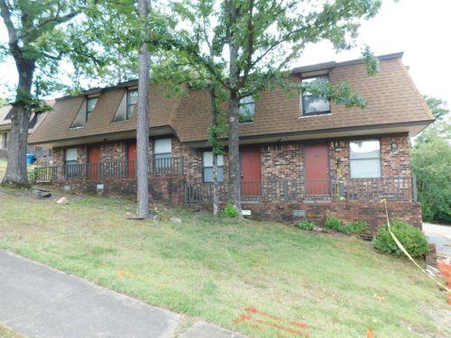 9 Meredith Ct, Little Rock, AR, 72227-4954 | Card Image